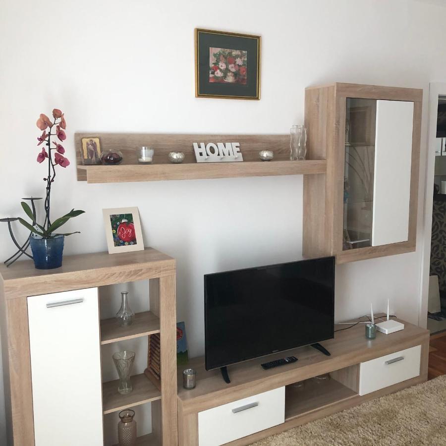 Appartamento Grig Apartament Bucarest Esterno foto